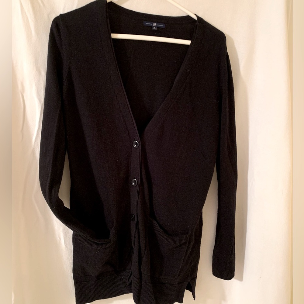 Women's GAP Black V-Neck Cardigan Sweater